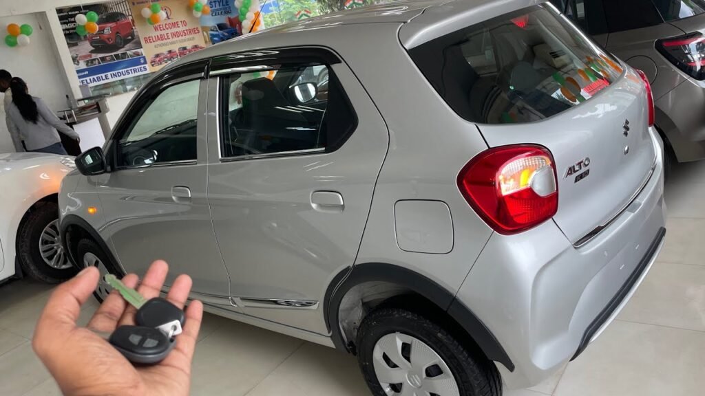 Alto K10 2025 – Compact Design, 32 KM/L Mileage & Budget Price of ₹1.2 Lakh